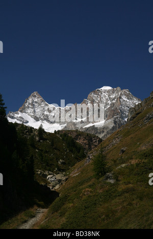 Vue panoramique de l'Obergabelhorn et Wellenkuppe Zermatt Suisse Valis Banque D'Images