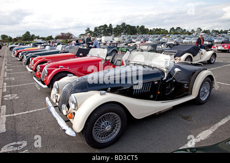 Ligne de garé Morgan Motor Cars célébrations du centenaire à l'Hippodrome de Cheltenham UK Août 2009 Banque D'Images