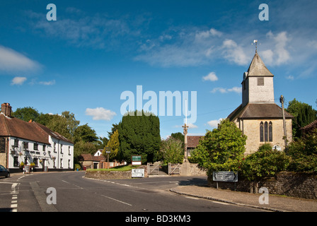 L'église paroissiale de Saint Barthélemy dans le village anglais de Rogate près de Petersfield dans Hampshire Banque D'Images