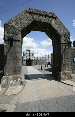 Village de Princetown, Angleterre. Entrée principale du début du xixe siècle, la prison de Dartmoor. Banque D'Images