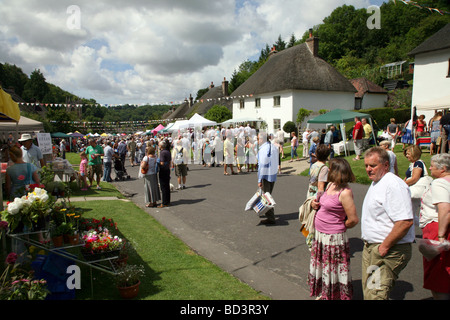 18e siècle dans la rue Milton Abbas, un des villages les plus pittoresques de Dorset Banque D'Images