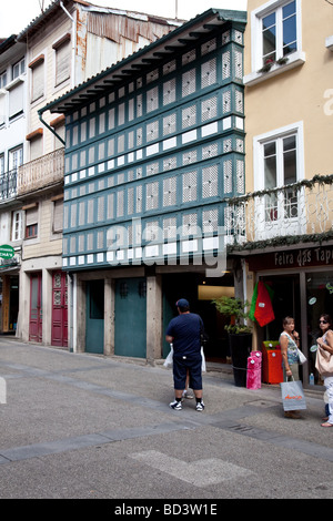 Les tamis House (Casa dos Crivos ou Gelosias) dans la ville de Braga, Portugal. 16th/typique du 17ème siècle érigée par un archevêque Banque D'Images