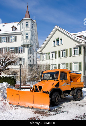 Camion chasse-neige dans le centre-ville de Saint-Gall Suisse Banque D'Images