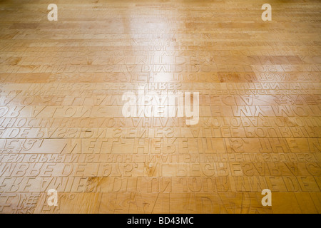 L'étage de babiller dans le Evelyn W. favorisent l'apprentissage dans le centre de Seattle Central Library. Seattle, Washington State nous. Banque D'Images