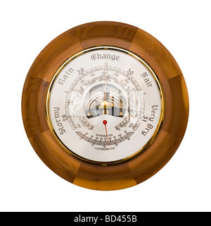 Baromètre et thermomètre en bois traditionnel isolé sur fond blanc Banque D'Images