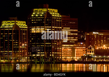 Front de mer d'Halifax à l'architecture nuit, Nouvelle-Écosse, Canada Banque D'Images