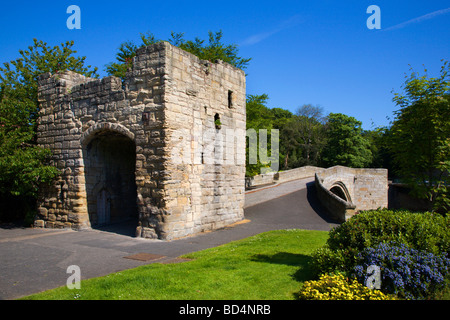 Old Gate House et Bridge Angleterre Northumberland Warkworth Banque D'Images