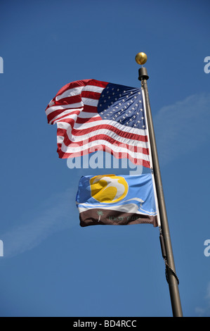 Drapeaux des USA et de la ville de Delray Beach, en Floride, USA. Banque D'Images