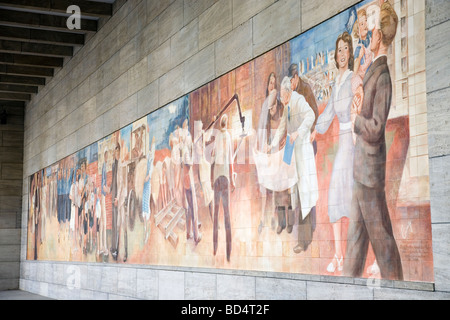 -Fresque Aufbau der Republik par Max Lingner sur Ministère allemand des Finances, Wilhelmstrasse, Berlin, Allemagne Banque D'Images