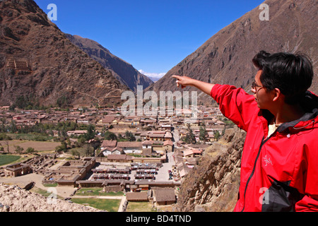 Vue panoramique de la ville Ollantaytambo, Pérou, Amérique du Sud Banque D'Images