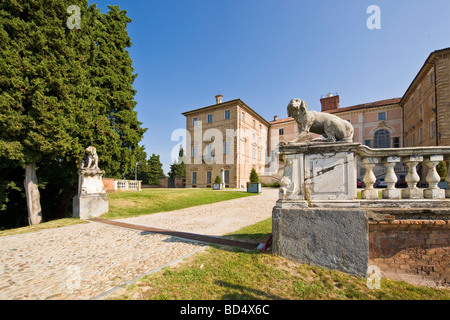 Province de Cuneo langhe château govone Banque D'Images