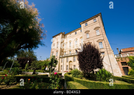 Province de Cuneo langhe château govone Banque D'Images