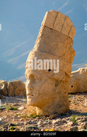 Tête en pierre sculptée à la montagne Nemrut Banque D'Images