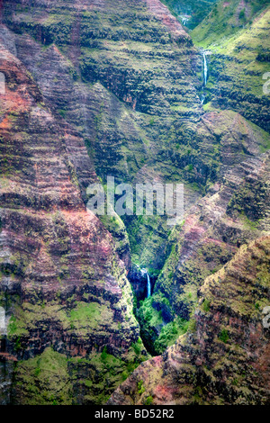 Waimea Canyon et cascades Kauai Hawaii Banque D'Images