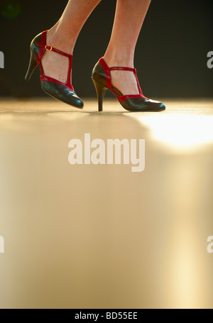 Une femme danse Banque D'Images