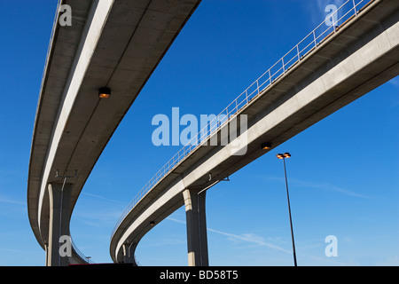 Un viaduc de ville Banque D'Images