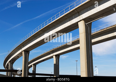 Un viaduc de ville Banque D'Images