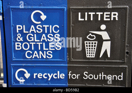 Poubelles de recyclage, Marine Parade, Southend-on-Sea, Essex, Angleterre, Royaume-Uni Banque D'Images