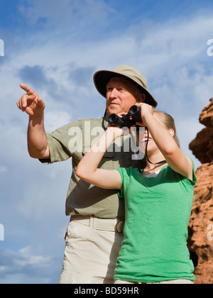 Un père et sa fille à Red Rock Banque D'Images