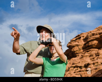 Un père et sa fille à Red Rock Banque D'Images