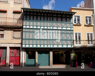 Les tamis House (Casa dos Crivos ou Gelosias) dans la ville de Braga, Portugal. 16th/typique du 17ème siècle érigée par un archevêque Banque D'Images