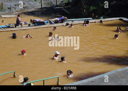 Morales de sources d'eau chaude Cajon del Maipo, près de Santiago, Chili Banque D'Images