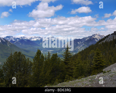 Au sommet du mont Sulphur, dans le parc national Banff en Alberta Canada Banque D'Images