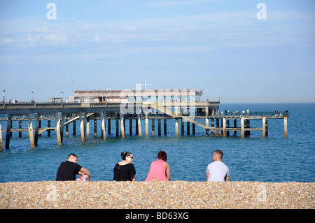 Plage et jetée de Deal, Deal, Kent, Angleterre, Royaume-Uni Banque D'Images