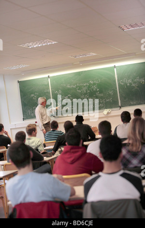 Troyes (10) : classe de mathématiques au lycée des Lombards '' high school / secondaire Banque D'Images