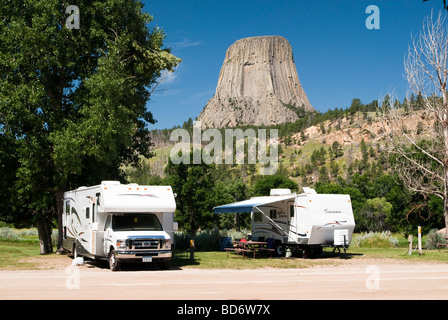 RV camping dans un camping près de Devils Tower National Monument au Wyoming Banque D'Images