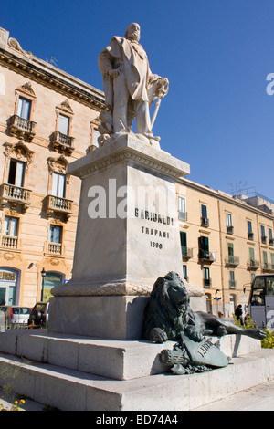 Statue de Garibaldi (1890) dans la région de Plaza Garibaldi - Trapani, Sicile Banque D'Images