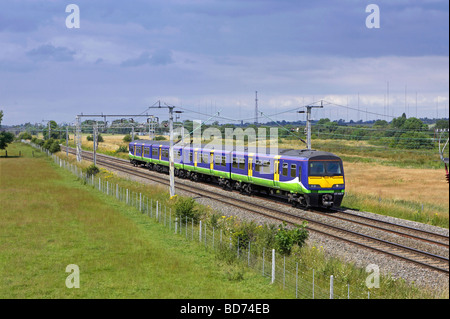 London Midland 321 321420 Classe pas Nortfoft avec un laissez-passer de Barby WCML rodé pour Londres le 09 07 09 Banque D'Images