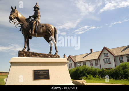 Statue de Col James Macleod à Fort Calgary Mountie Museum de Calgary, la plus grande ville de la province de l'Alberta, Canada. Banque D'Images