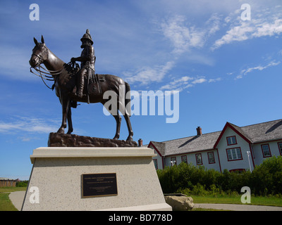 Statue de Col James Macleod à Fort Calgary Mountie Museum de Calgary, la plus grande ville de la province de l'Alberta, Canada. Banque D'Images