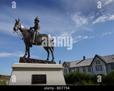 Statue de Col James Macleod à Fort Calgary Mountie Museum de Calgary, la plus grande ville de la province de l'Alberta, Canada. Banque D'Images