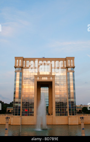 L'architecture postmoderne Antigone Hotel de la région Montpellier France Banque D'Images