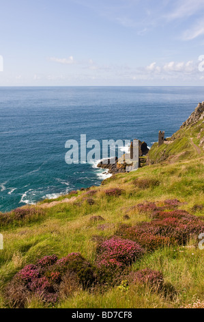 Les couronnes à Botallack Mine d'étain de Cornwall. Photo par Gordon 1928 Banque D'Images