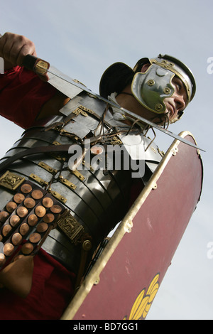 Ville de Chester, en Angleterre. Un angle faible portrait d'un centurion romain de la Chester fondé Roman Tours Ltd. Banque D'Images