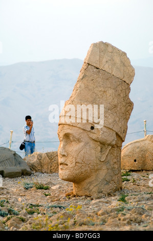 Tête en pierre sculptée au Mt. Nemrut Banque D'Images