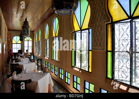 Balcon restaurant, hôtel Continental, Rue Dar El Baroud, Medina, Tanger, Maroc, Région Tangier-Tétouan Banque D'Images