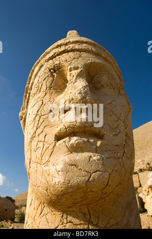 Tête en pierre sculptée au Mt. Nemrut Banque D'Images