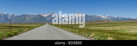 Sierre Nevada vue de Benton Crossing rd Californie Banque D'Images