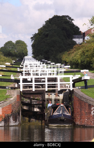 Caen Hill Locks sur le Kennet and Avon Canal un grand classique passe par les 29 écluses entre Rowde et Devizes Wiltshire Banque D'Images