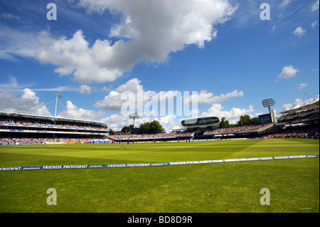 Une vue générale de Lord's Cricket Ground au cours de la pro 40 finale entre les requins et Sussex Hampshire Hawks Banque D'Images