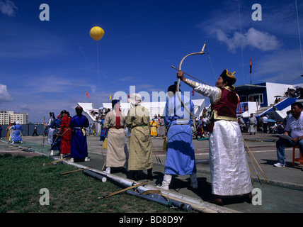 Au cours de l'archers concours Naadam, Ulaanbaatar, Mongolie Banque D'Images