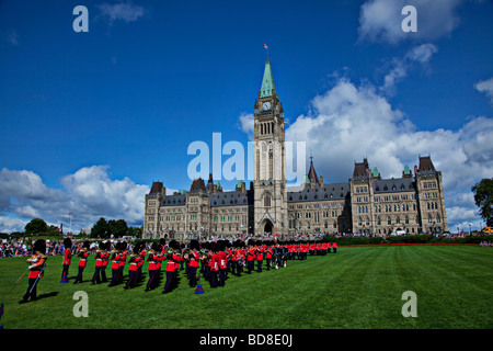 Édifice du Parlement Ottawa Canada relève de la garde Banque D'Images