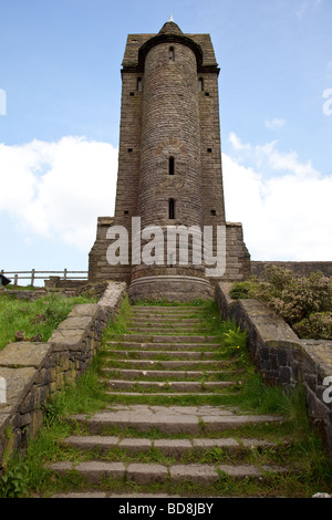 Étapes menant à la Tour pigeonnier également connu sous le nom de tour à pigeons dans Rivington, jardins en terrasses Lancashire UK Banque D'Images