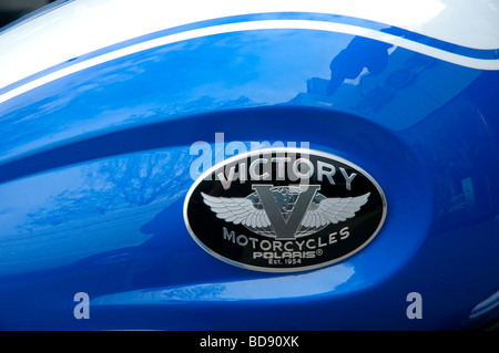 Cycle du moteur de la victoire sur le logo de réservoir essence Banque D'Images