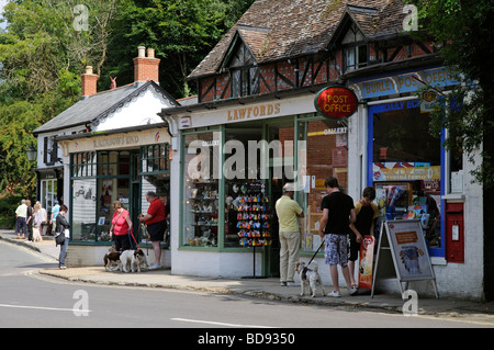 Le centre du village de Burley tourist centre commercial dans le quartier New Forest Hampshire England UK Banque D'Images