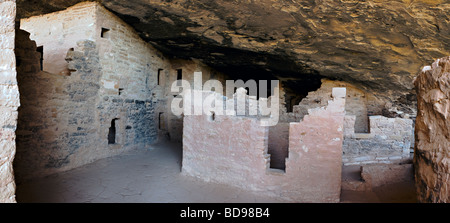 Une chambre dans la maison de l'épinette, l'une des ruines bien préservées dans le Parc National de Mesa Verde dans le Colorado. Banque D'Images